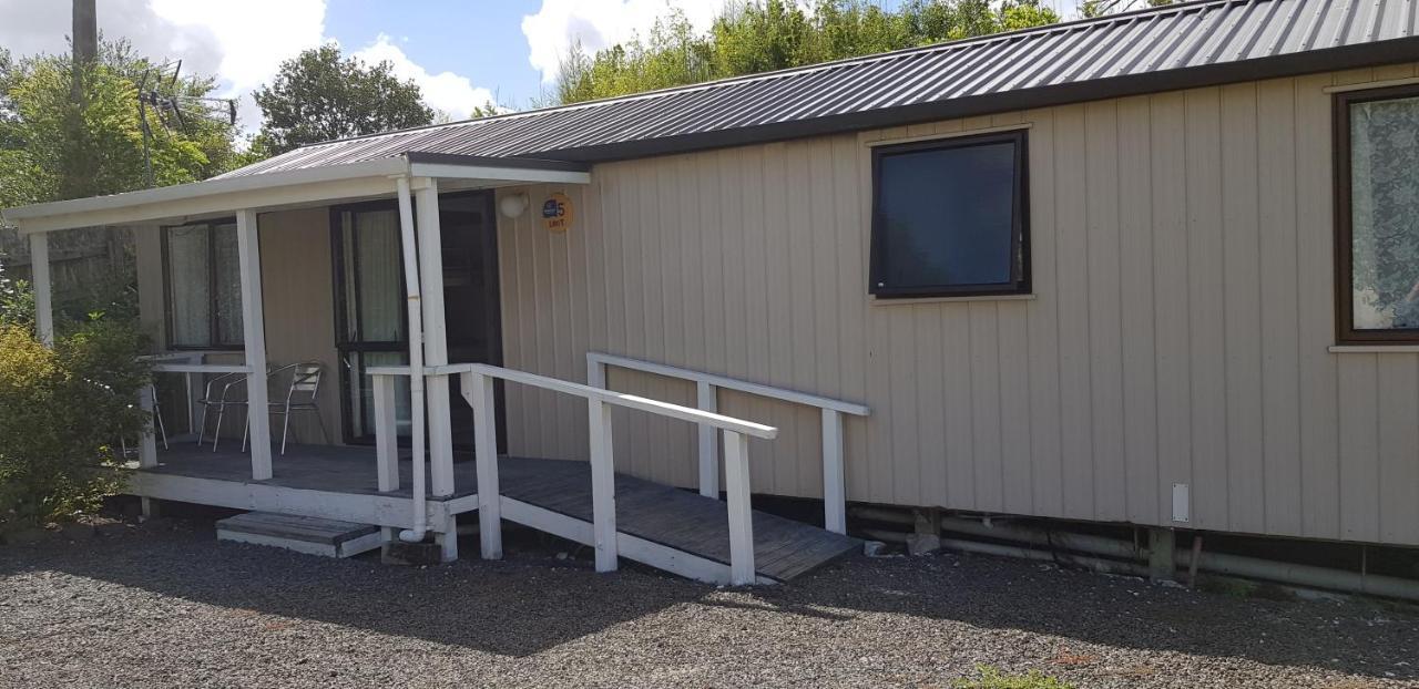 Matakohe Holiday Park Room photo