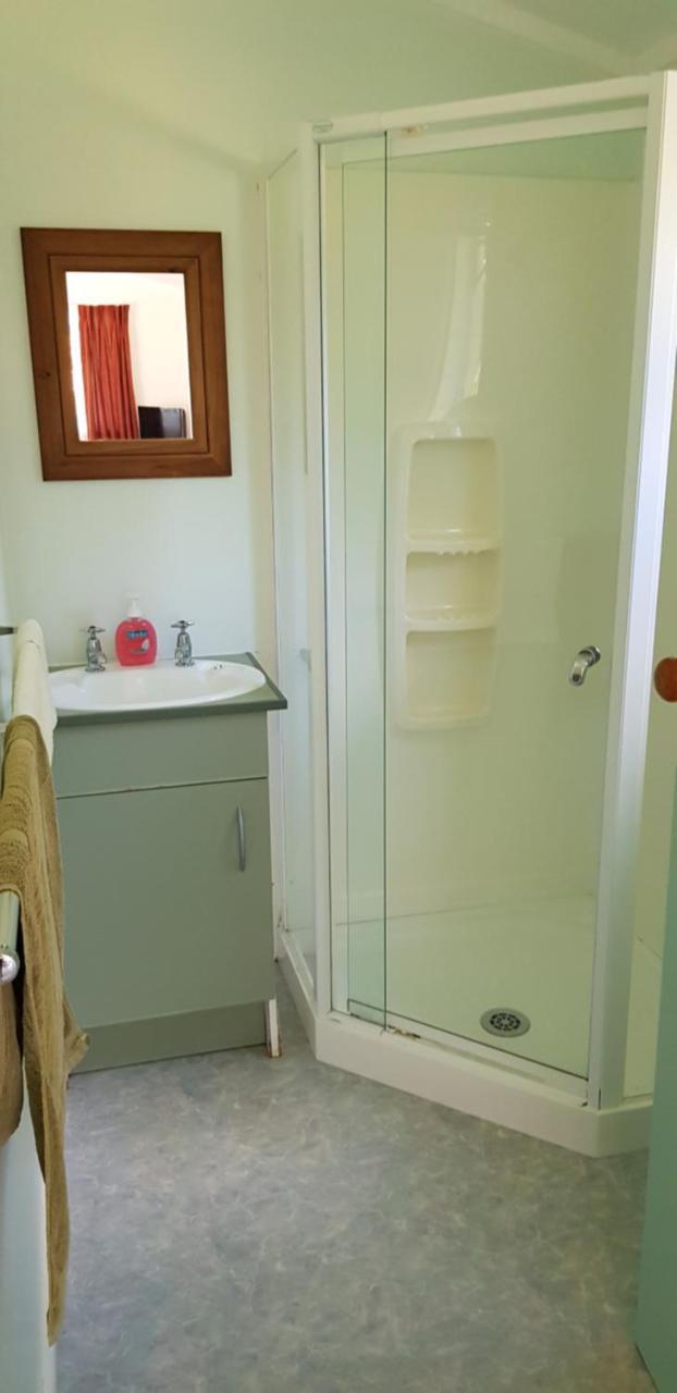 Matakohe Holiday Park Room photo